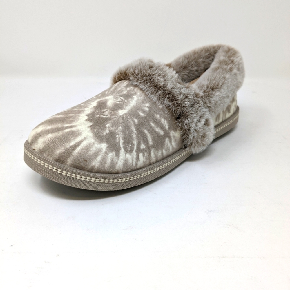 NIB. SKECHERS COZY CAMPFIRE SLUMBER PARTY INDOOR OUTDOOR SLIPPERS. TAUPE